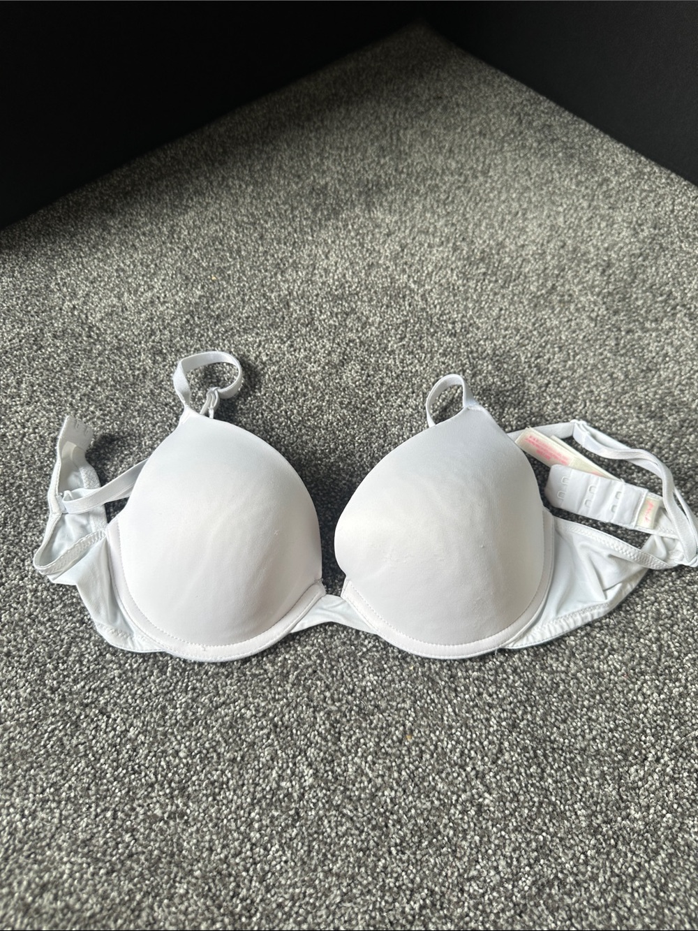 Victoria’s Secret White T-Shirt Push-Up Bra -